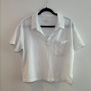 Thread & Supply Textured White Cropped Short Sleeve  Shirt, Size M